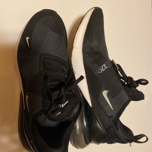 Black Nike Air Max 270